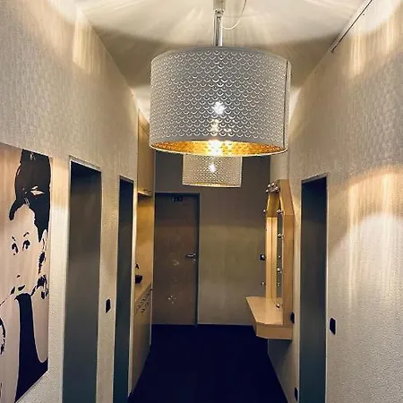 Smart&beautiful Express Hostel *