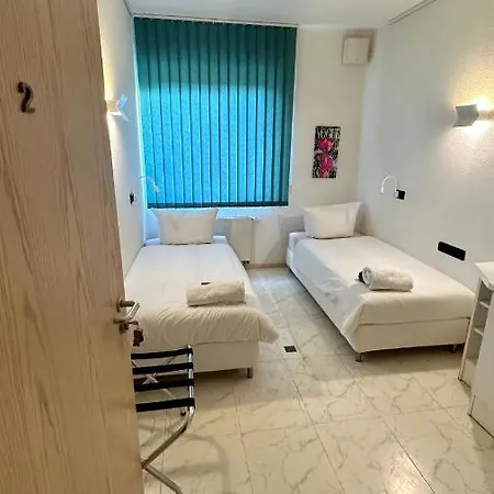 Smart&beautiful Express Hostel