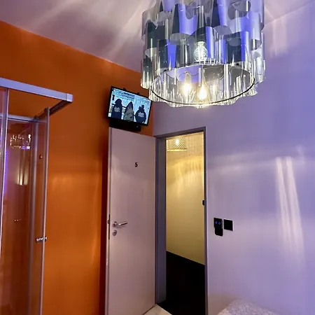 Smart&beautiful Express Hostel *