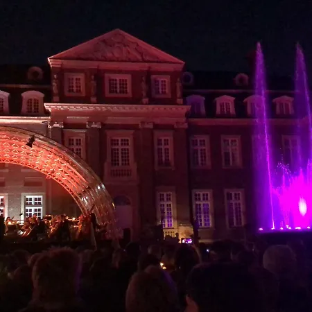 Smart&Beautiful Express Hostel *