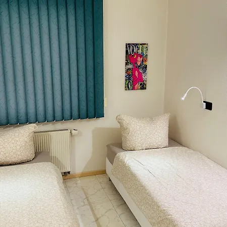 Smart&beautiful Express Hostel *
